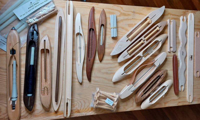 Different kinds of weaving shuttles, bobbins, pirns, and quills (Source: Thread Collective)