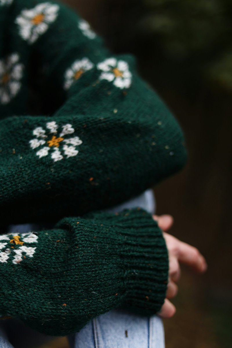 Wearing a knitted sweater (Photographer: Liana S)