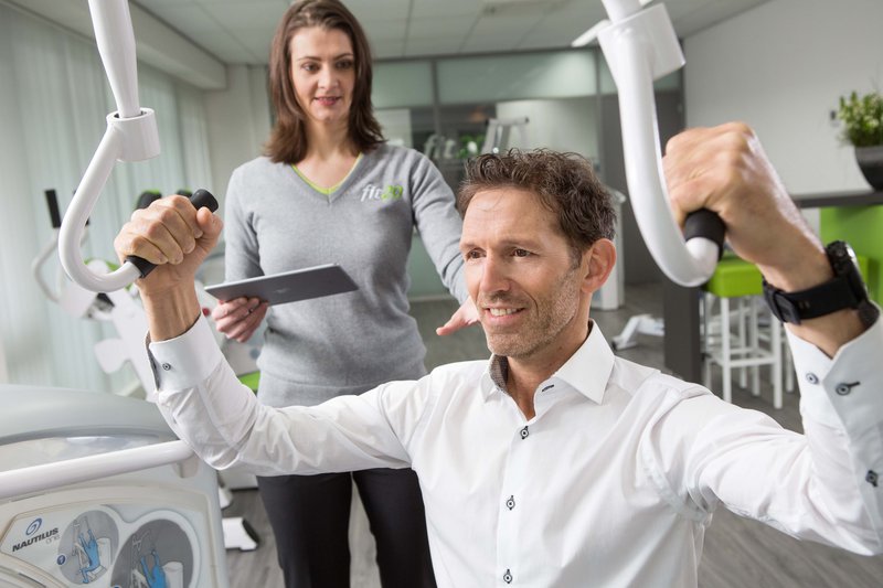 Personal trainer in action