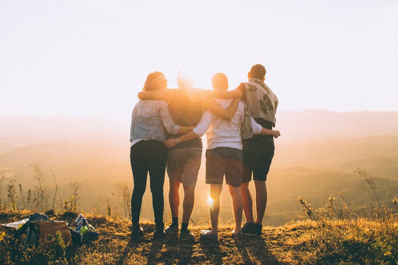 ¡Haz Feliz A Otras Personas Y Conseguirás La Verdadera Felicidad! 1 Saturday. Summer. Beautiful Sunny Day, So My Friends And I Decided To Make A Picnic And Watch The Sundown. Pretty Fun And Relaxed Day.