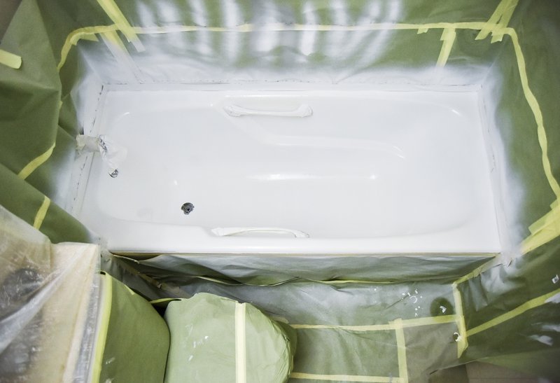 Before applying any reglazing material, contractors should evaluate the integrity of the tub itself. 