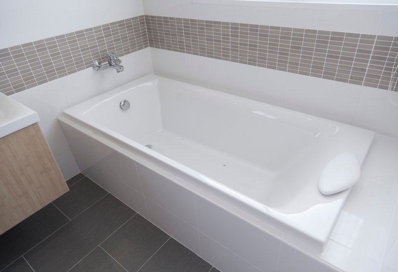 A successful tub-to-wall transition depends on the condition of the tub itself. 