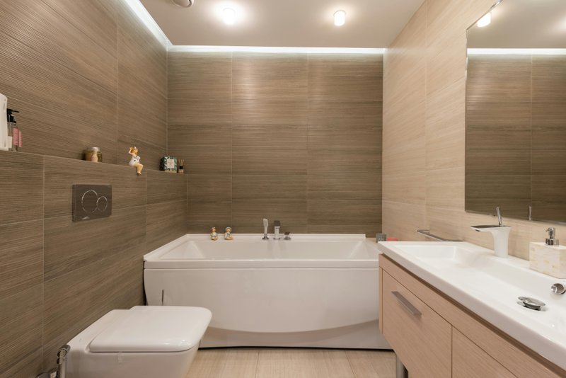 Modern bathroom interior with low-maintenance bathroom surfaces.
