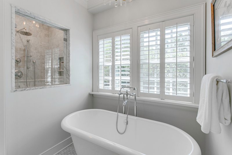 Bathtub reglazing