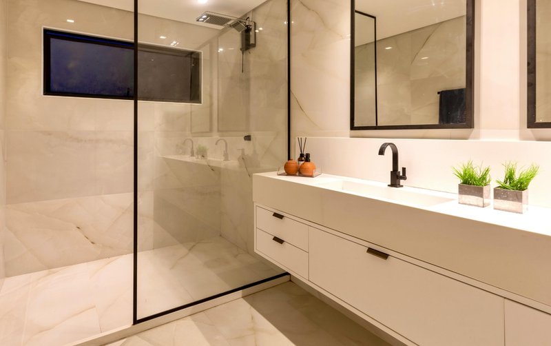Tempered glass shower panels