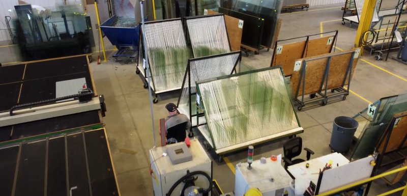 Glass cutting production lines at Insul-Lite