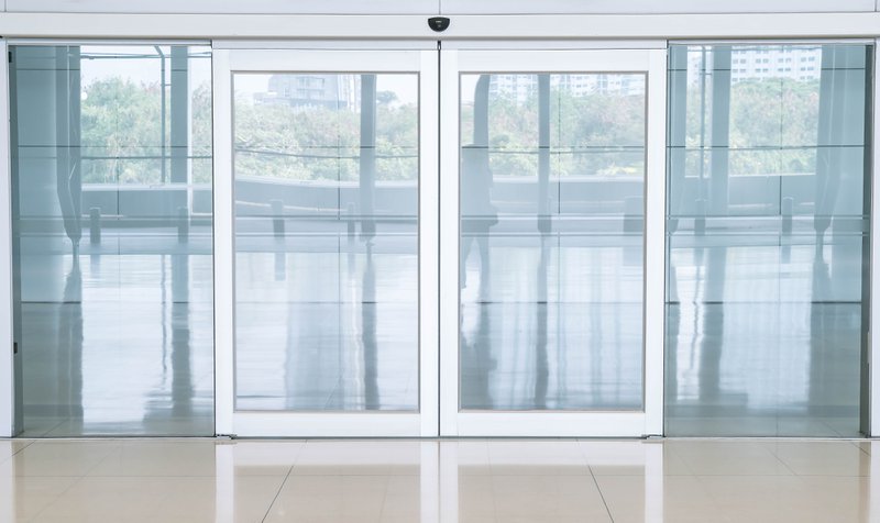 Entryway with tempered glass door