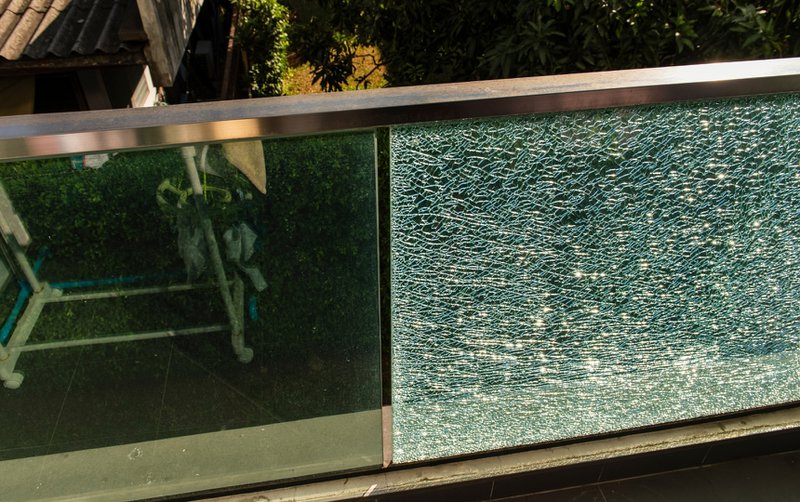 Tempered glass fence