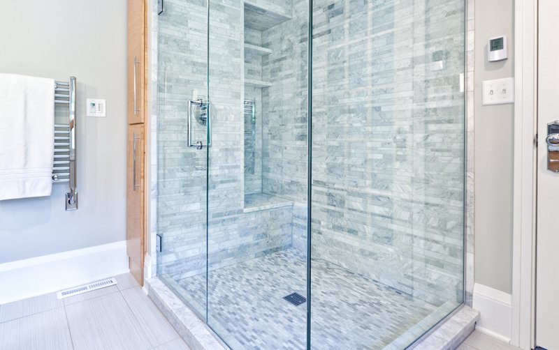 Bathroom panels that follows tempered glass requirements