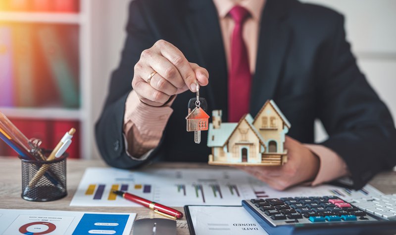 real estate agent supplies