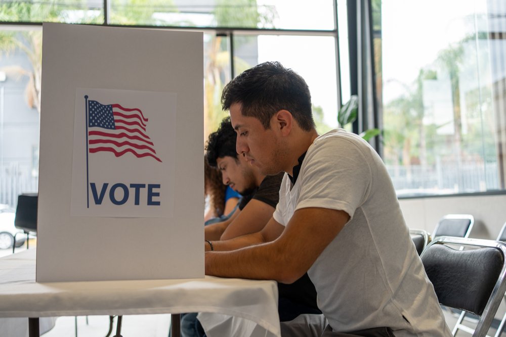 can green card holders vote