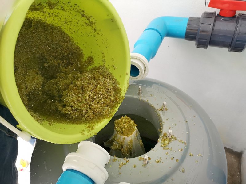 How to change sand in pool filter.