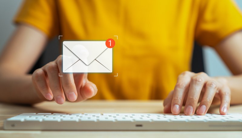 Communicating on LinkedIn