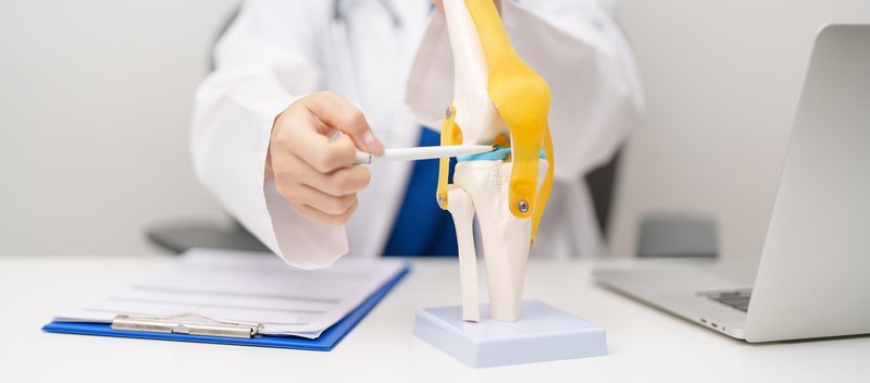What happens to the ACL after knee replacement?
