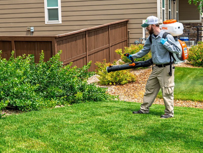 pest tech treating for ticks