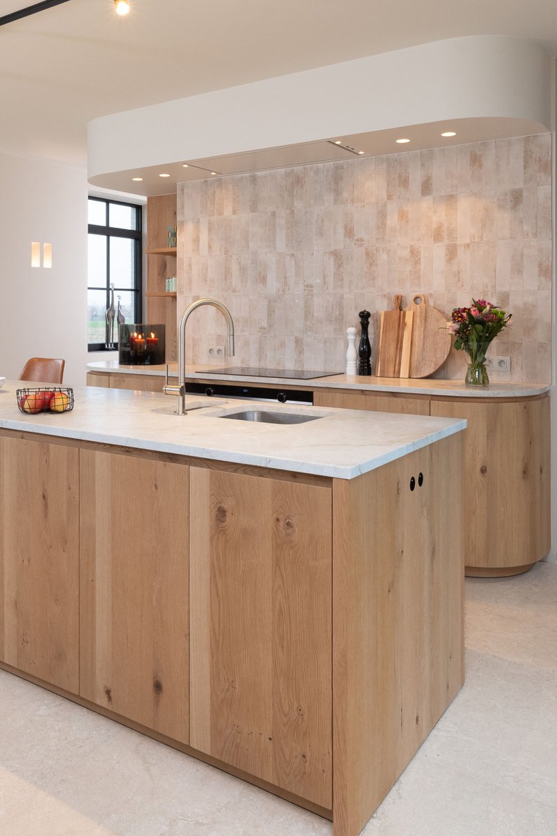 Ruime moderne keuken