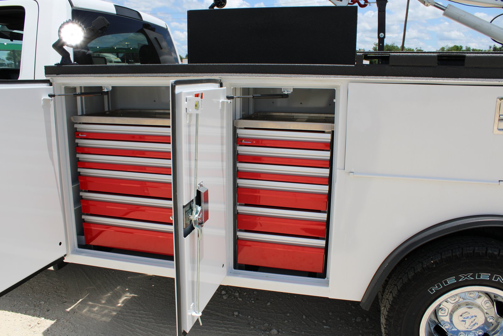 A well-configured service truck, whether a mechanic truck, lube truck, or crane truck, is built around how the work actually gets done.