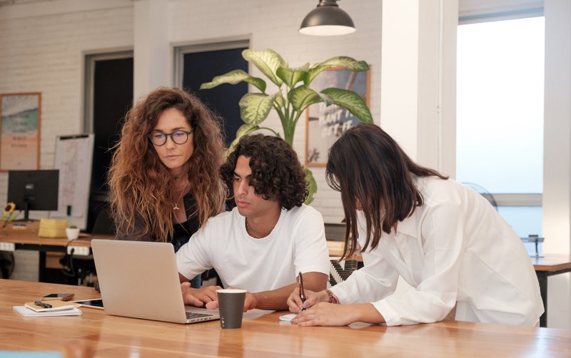 To fully benefit from association website advertising, messaging must align with the environment in which it appears.