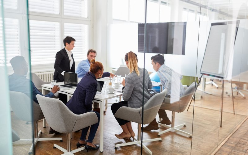 Team following LinkedIn advertising best practices.