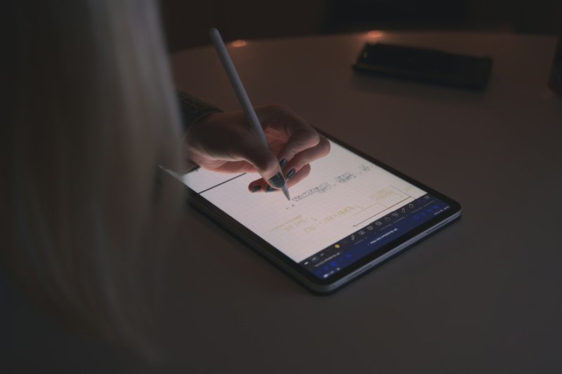 Note taking tech essential - iPad and Apple pen