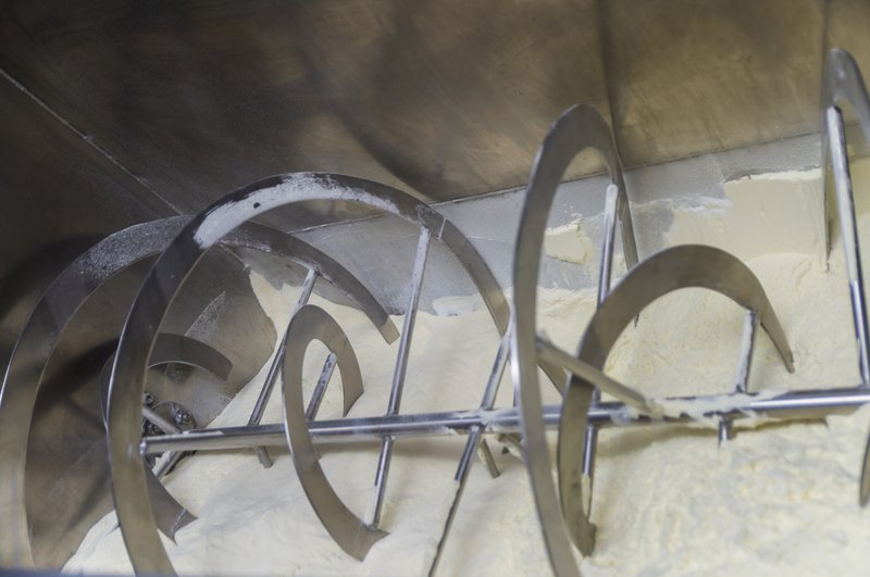 Powder blending equipment