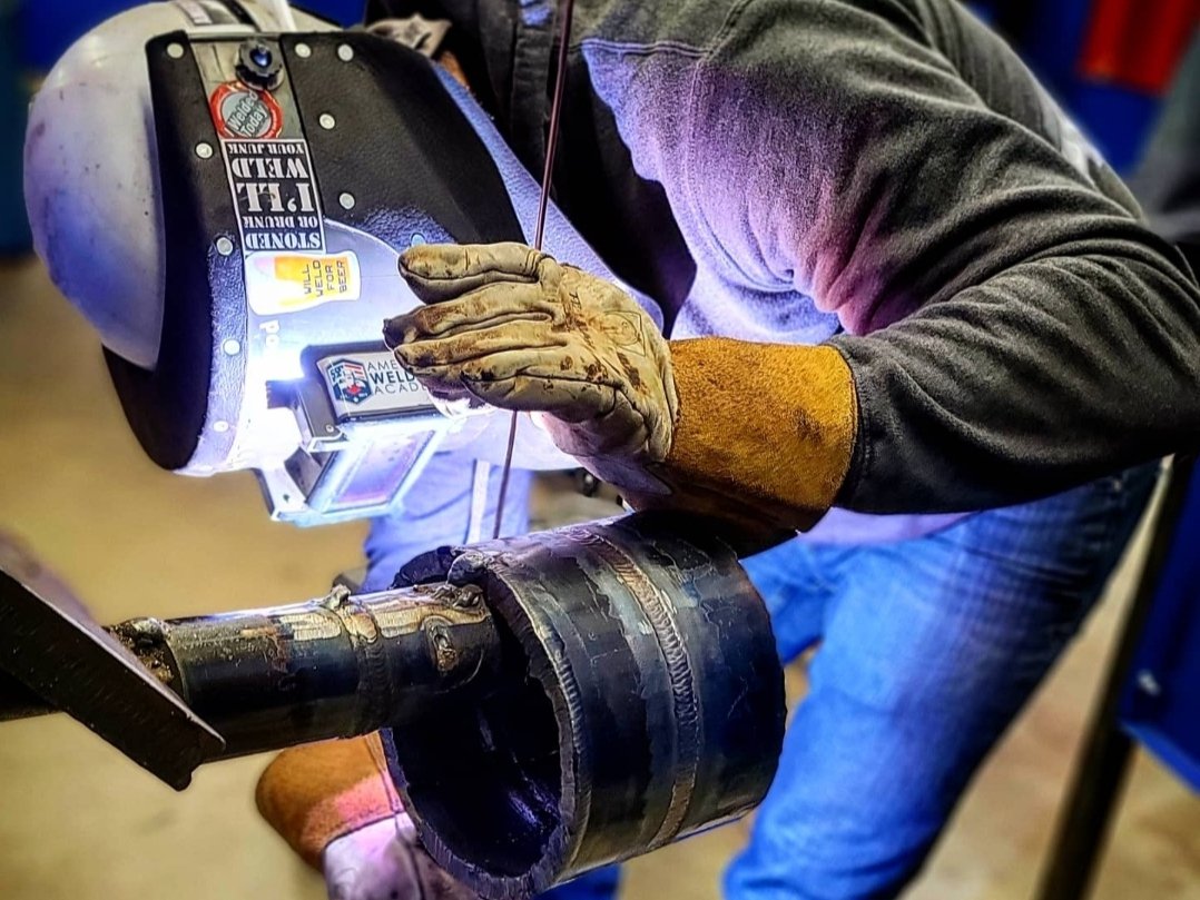 demonstration of underwater welding