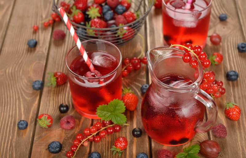 drinks with berry notes