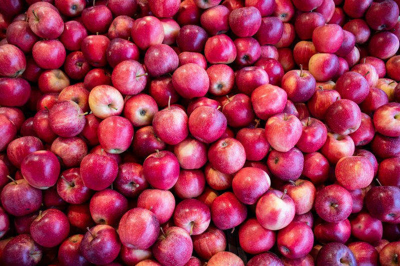 Crisp, juicy, and perfectly sweet—our Fuji apple flavor brings the orchard to your bottle.