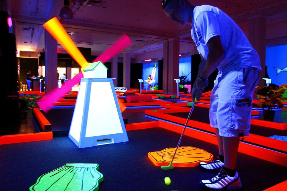 competitive mini golf