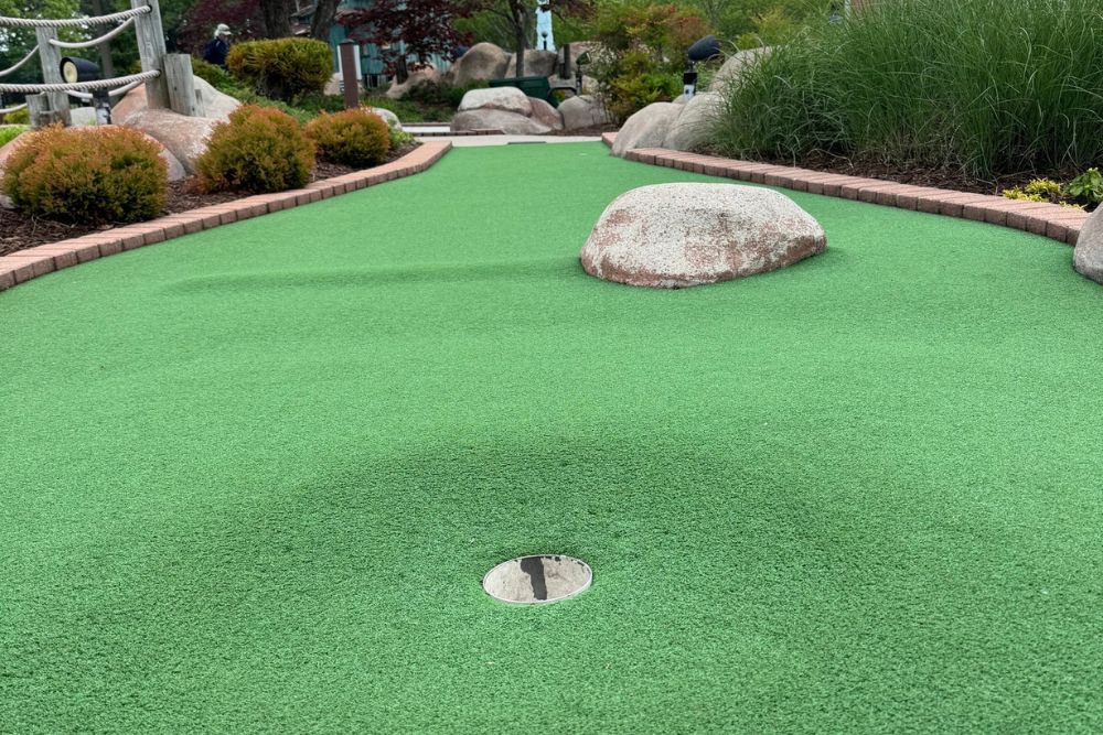 mini golf mini golf