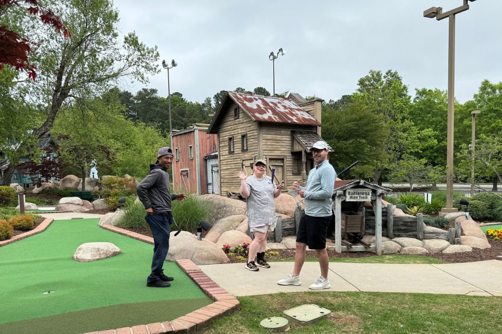mini golf players