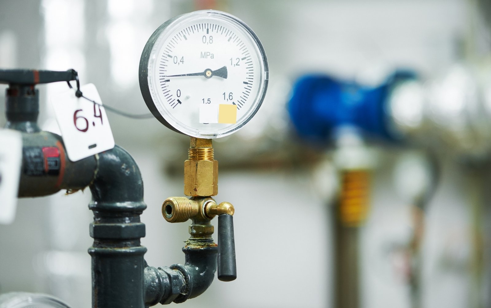 Unusually high pressure can signal steam trap issues.