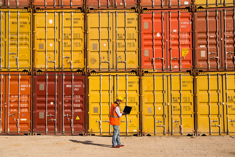 A transportation strategy that incorporates both FTL and LTL shipping offers the flexibility needed to stabilize freight costs across changing demand cycles. 