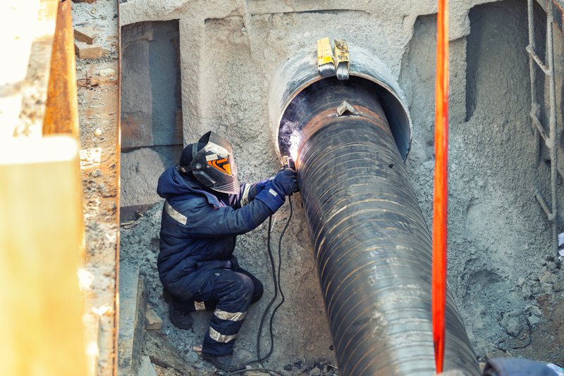 this is a picture of pipeline welding