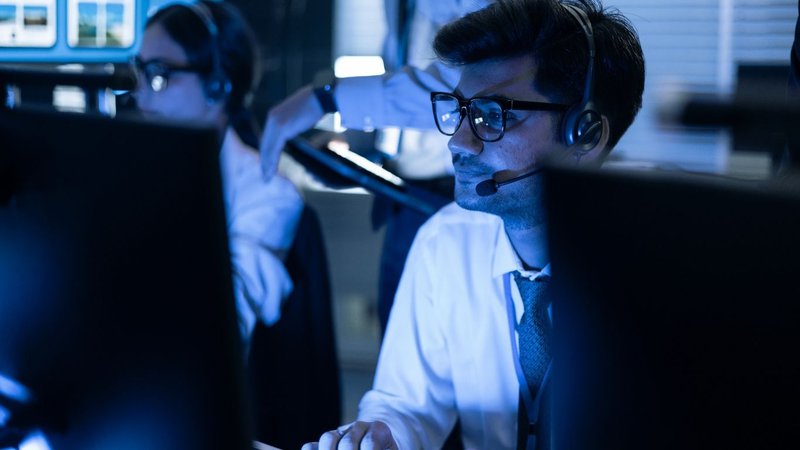 healthcare cybersecurity monitoring for HIPAA compliance