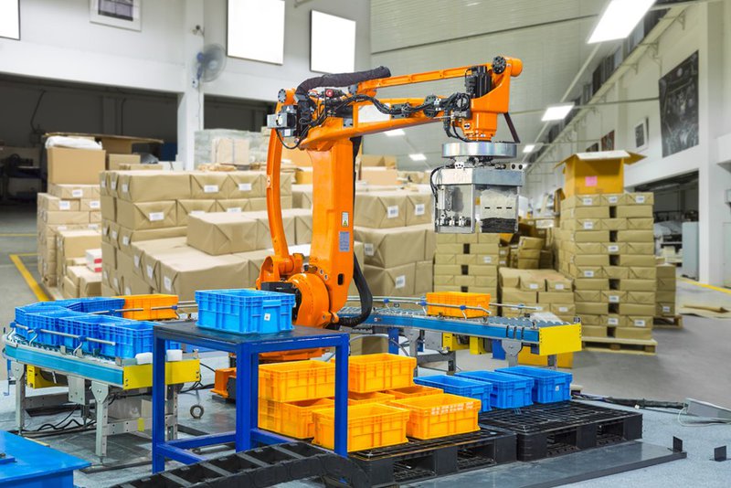 a machine helping sort out pakcages