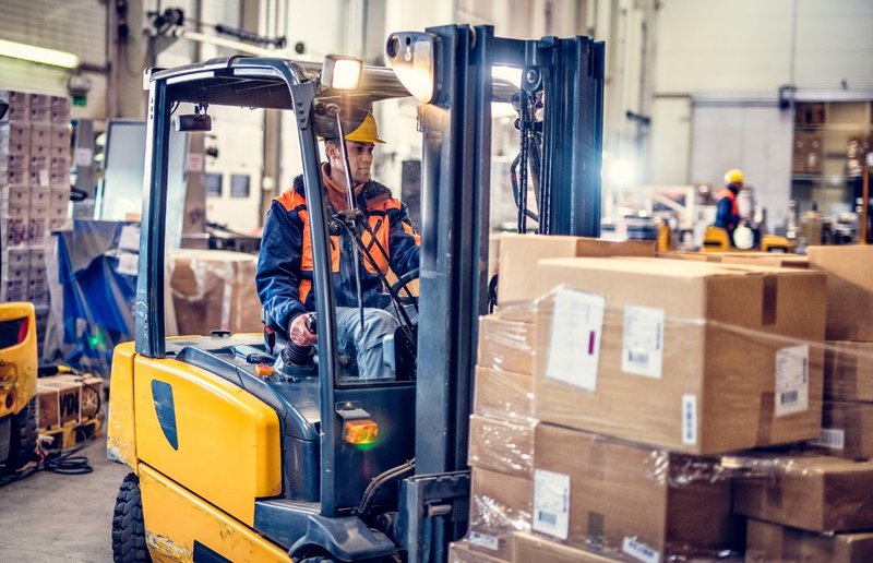 moving boxes in a cross-dock facility