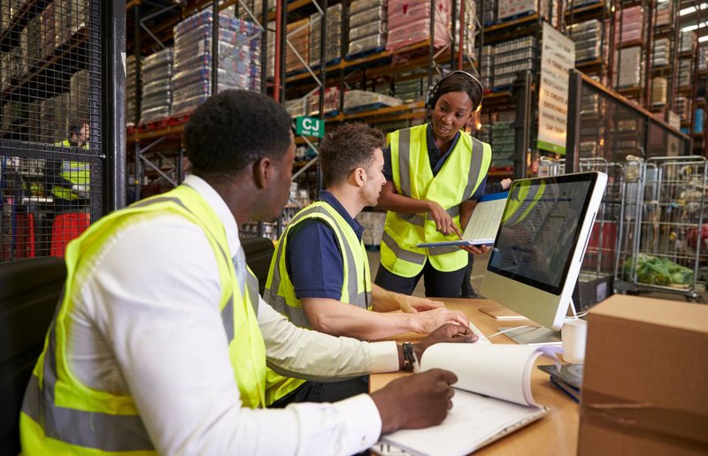 warehouse staff real-time inventory