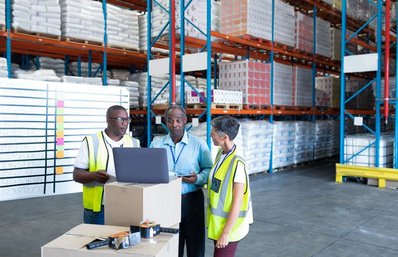 warehouse staff system check label data
