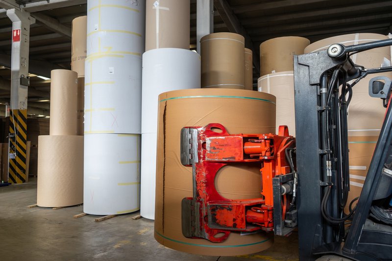 Specialized paper roll handling for paper industry logistics