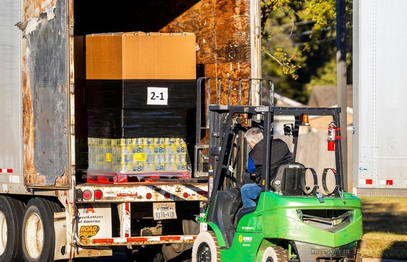 shipping handling and loading from of parcels from warehouse