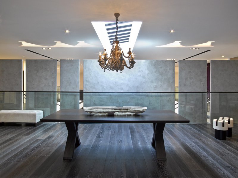 This photo features prime grade European white oak in a commercial lobby