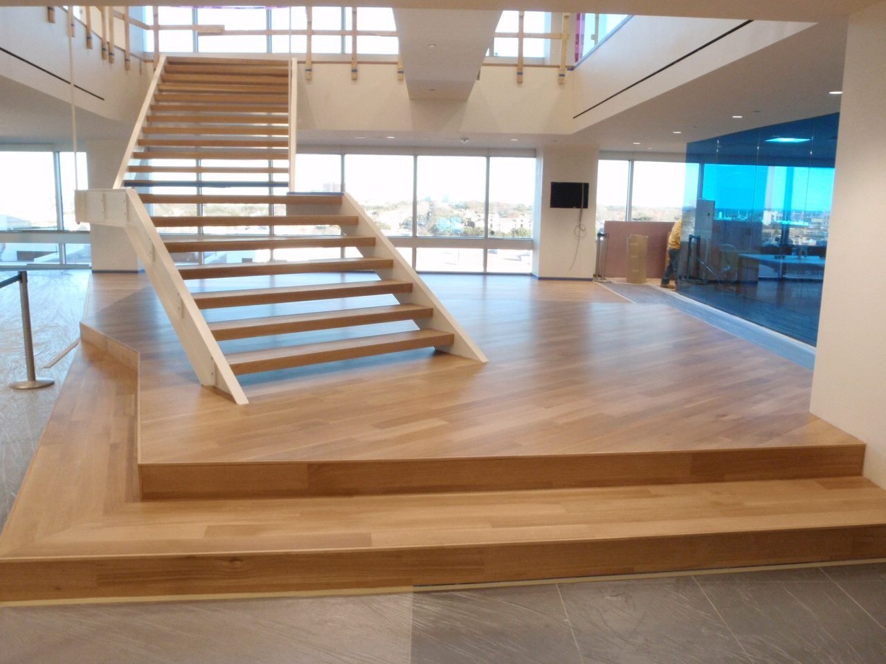 Wooden staircase with floating steps Wooden staircase with floating steps