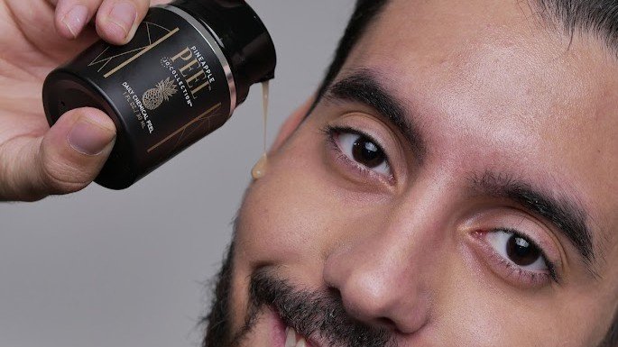 A man using glycolic acid Pineapple Peel.