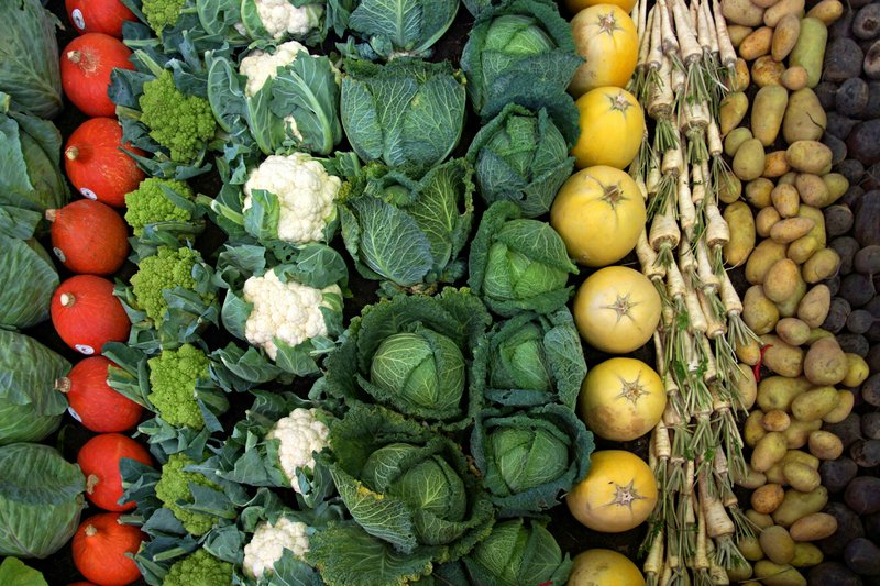 This photo shows vegetables arranged at the market