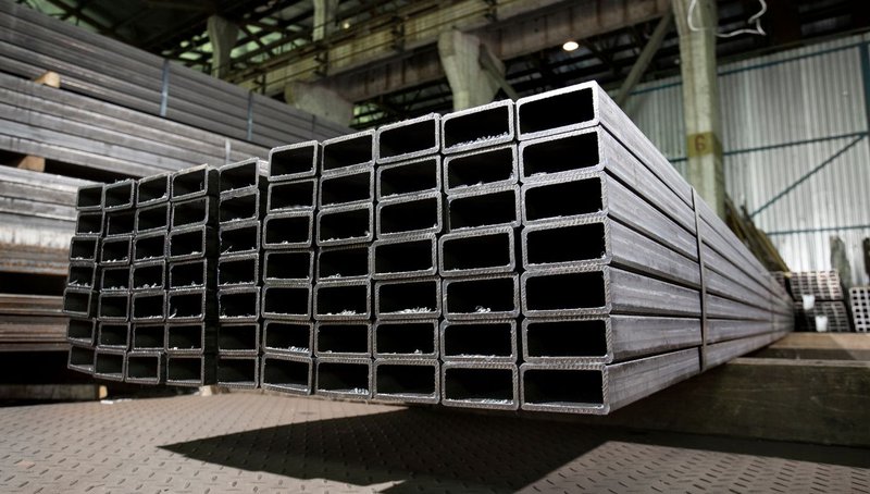 How to Select the Right Steel Tubing for Industrial Fabrication 1 Rectangular steel tubing for industrial fabrication