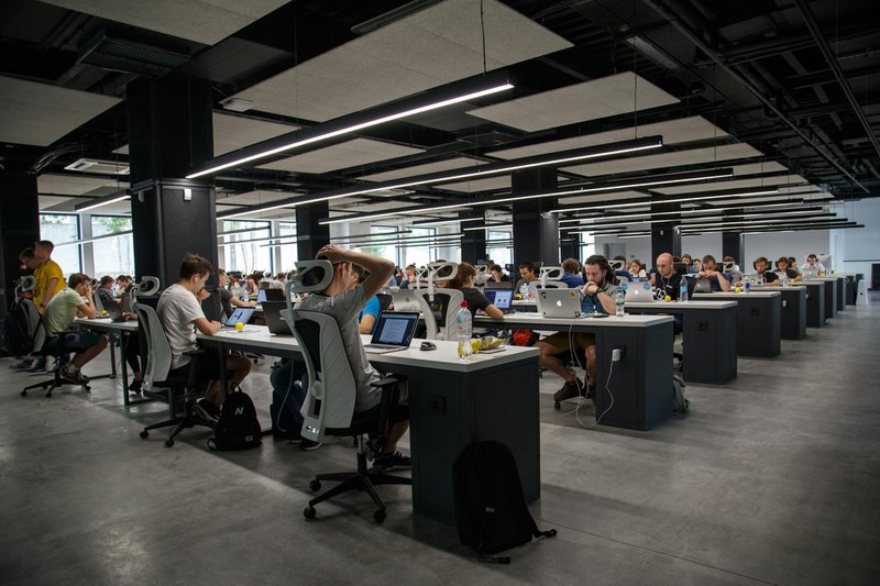 Quants llocs de treball remplaçarà la IA del 2026 al 2030 i quines feines canviaran més