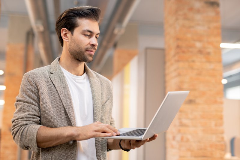 Property manager monitoring community performance using mobile technology