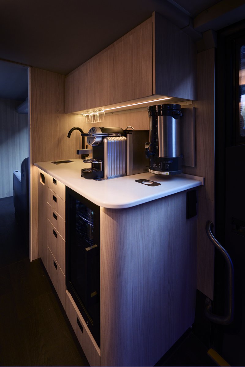 Nachtbus vanuit Zürich - interieur snacks