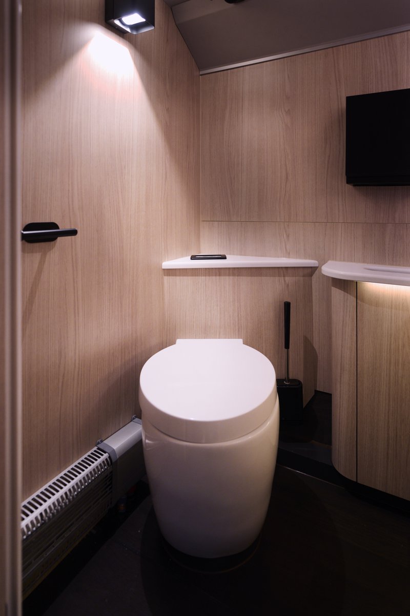 Nachtbus vanuit Zürich - interieur toilet